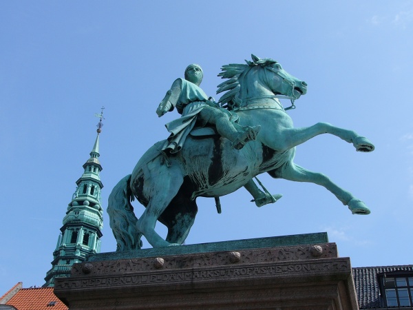 Biskup zakladatel