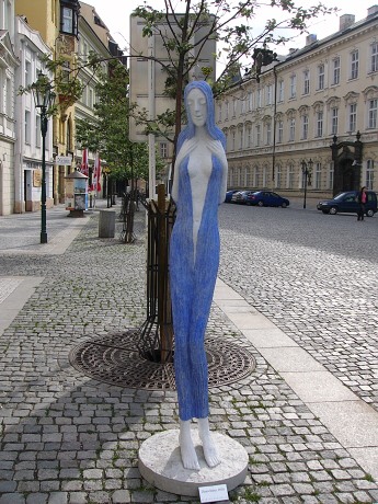 Zrozen jezern panny